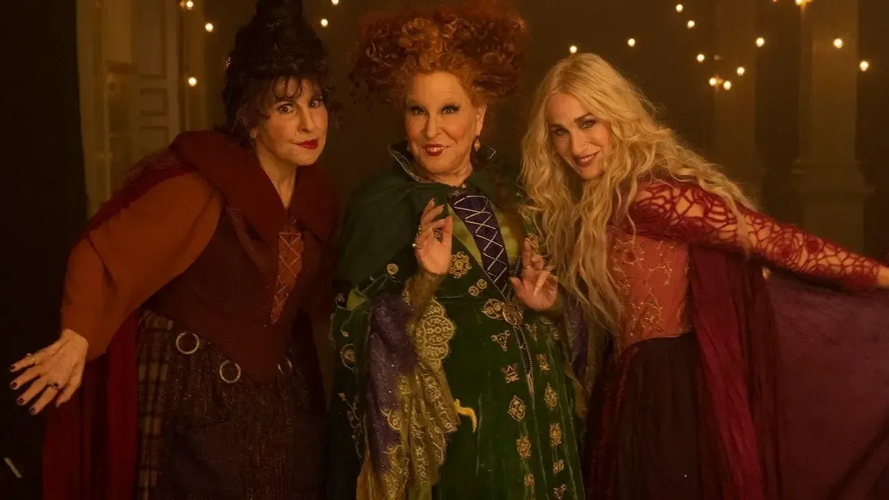 Irmãs Sanderson tentam voar em nova cena hilária de 'Abracadabra 2'